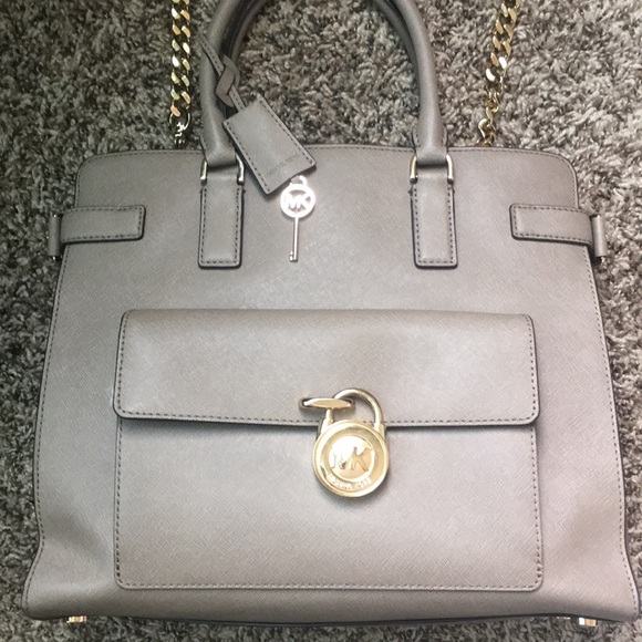 Michael Kors Emma Saffiano Leather Large Bag - Picture 2 of 8